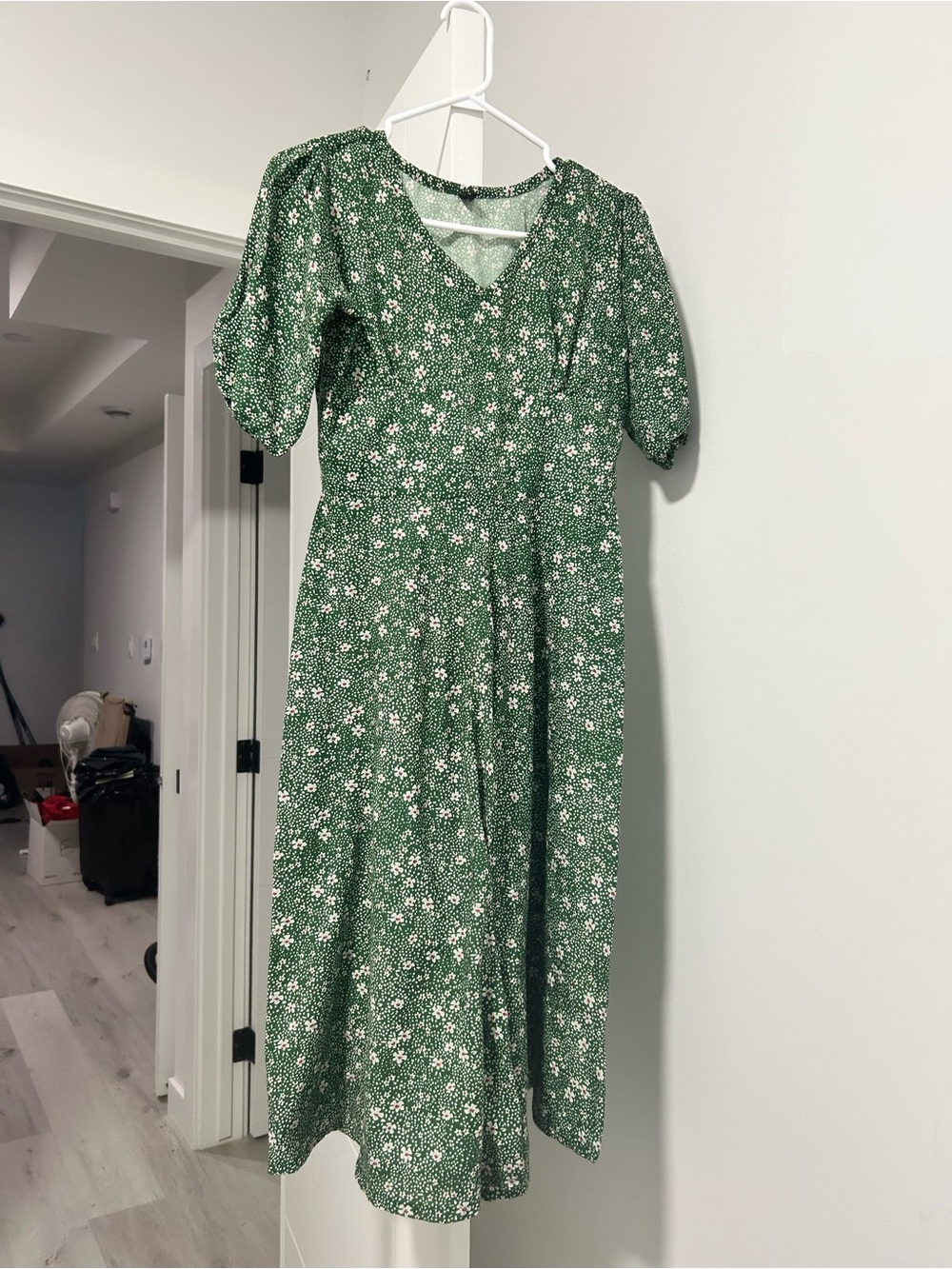 Green Floral V-Neck Midi Dress